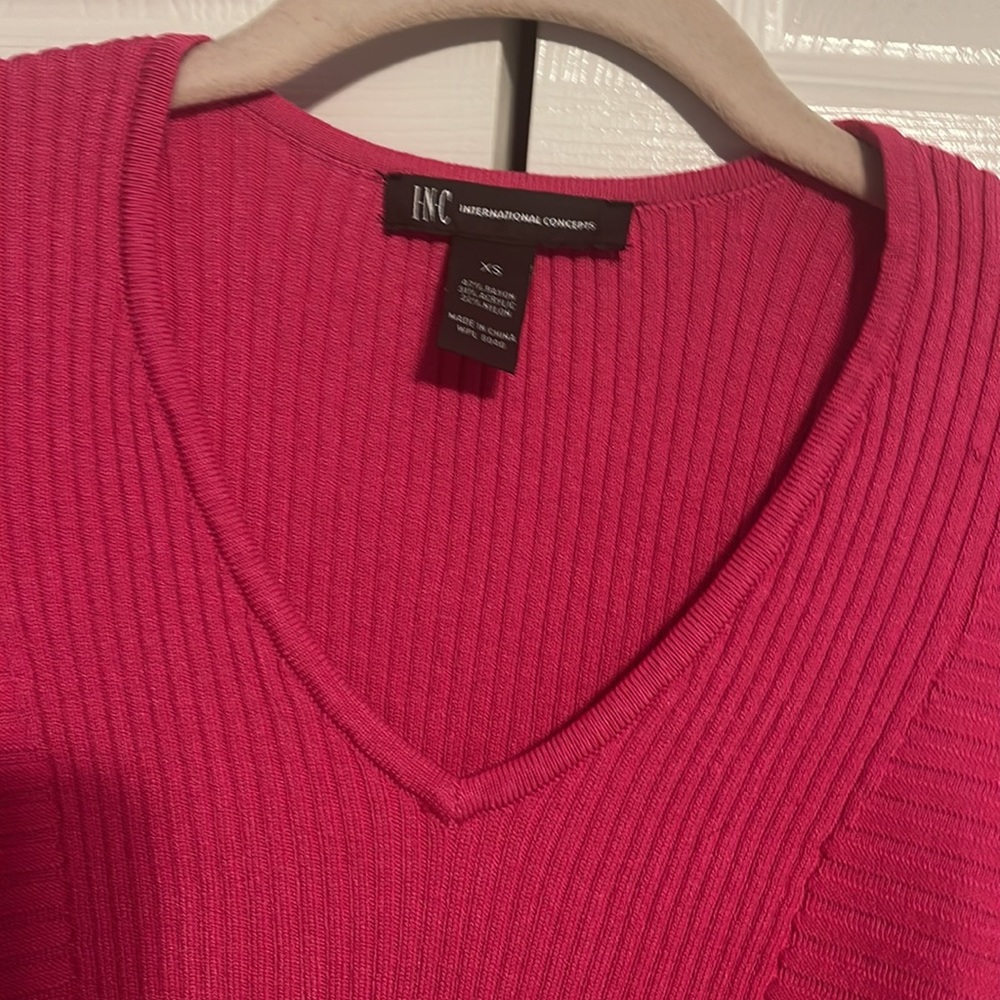INC International concepts v neck ribbed fuchsia pink in size XS NWOT - Picture 2 of 6